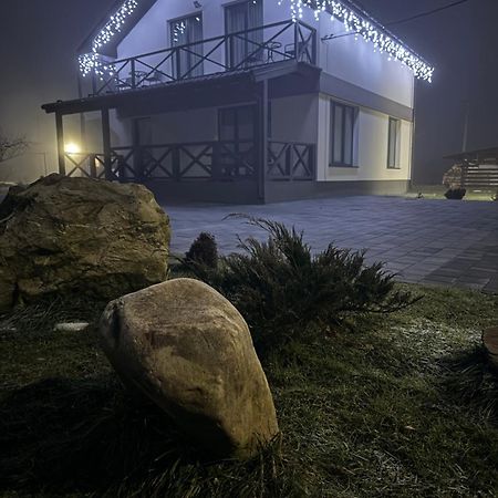 Hostal U Anastasii I Sofii Bilya Richki Mykulychyn Exterior foto