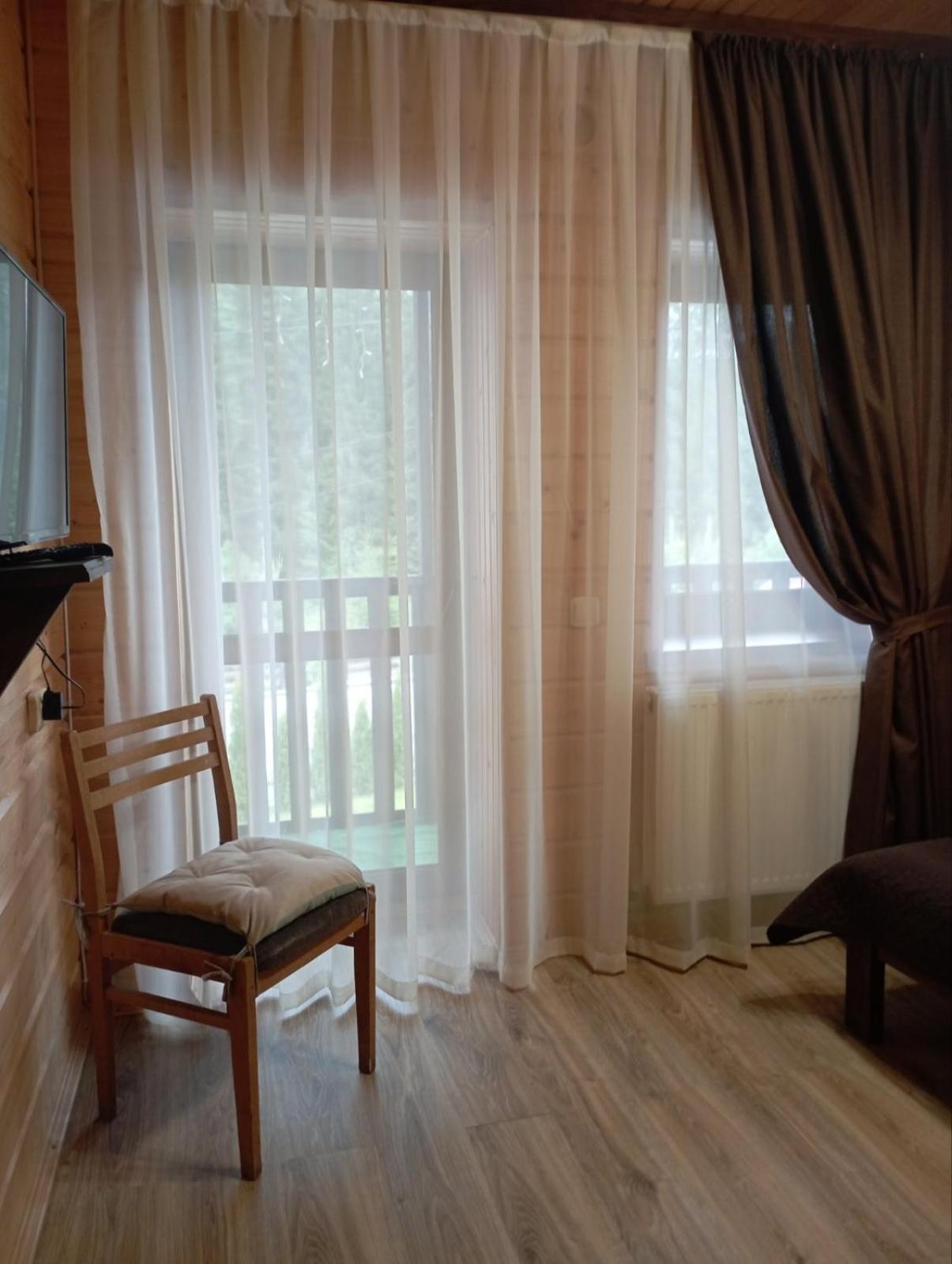 Hostal U Anastasii I Sofii Bilya Richki Mykulychyn Exterior foto