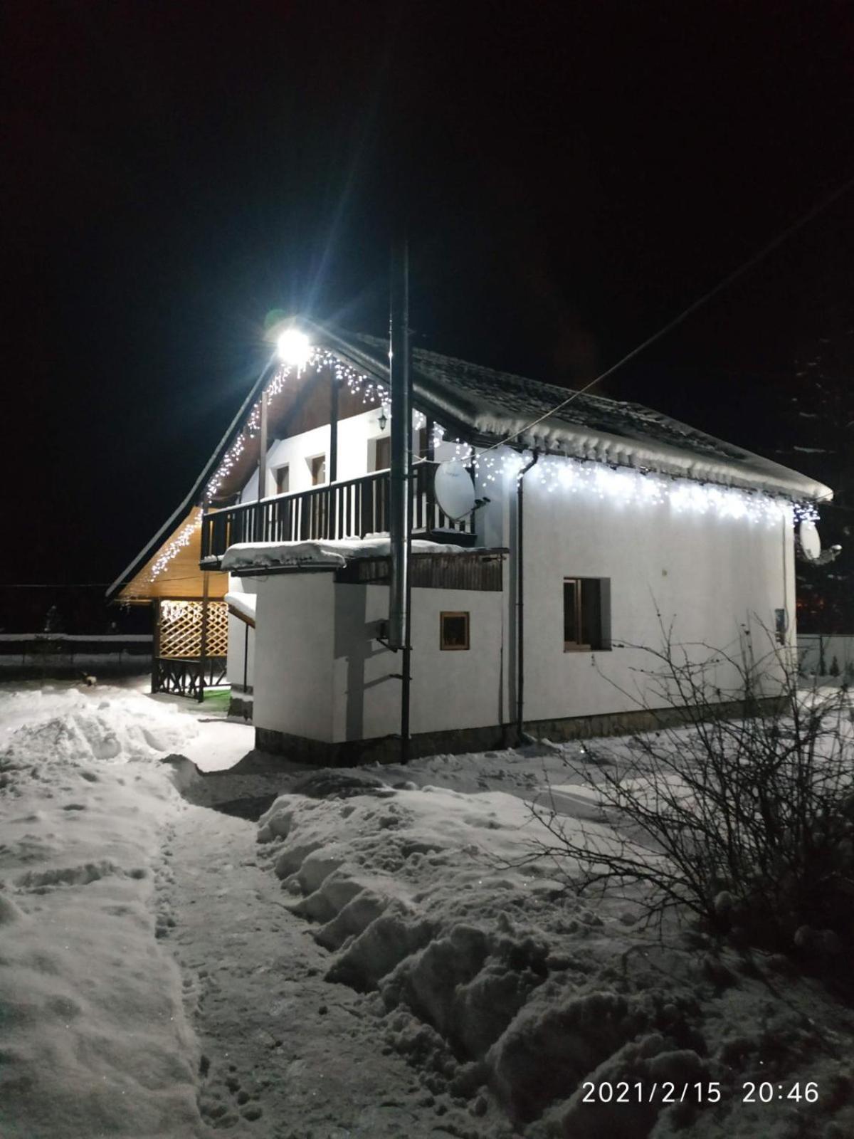 Hostal U Anastasii I Sofii Bilya Richki Mykulychyn Habitación foto