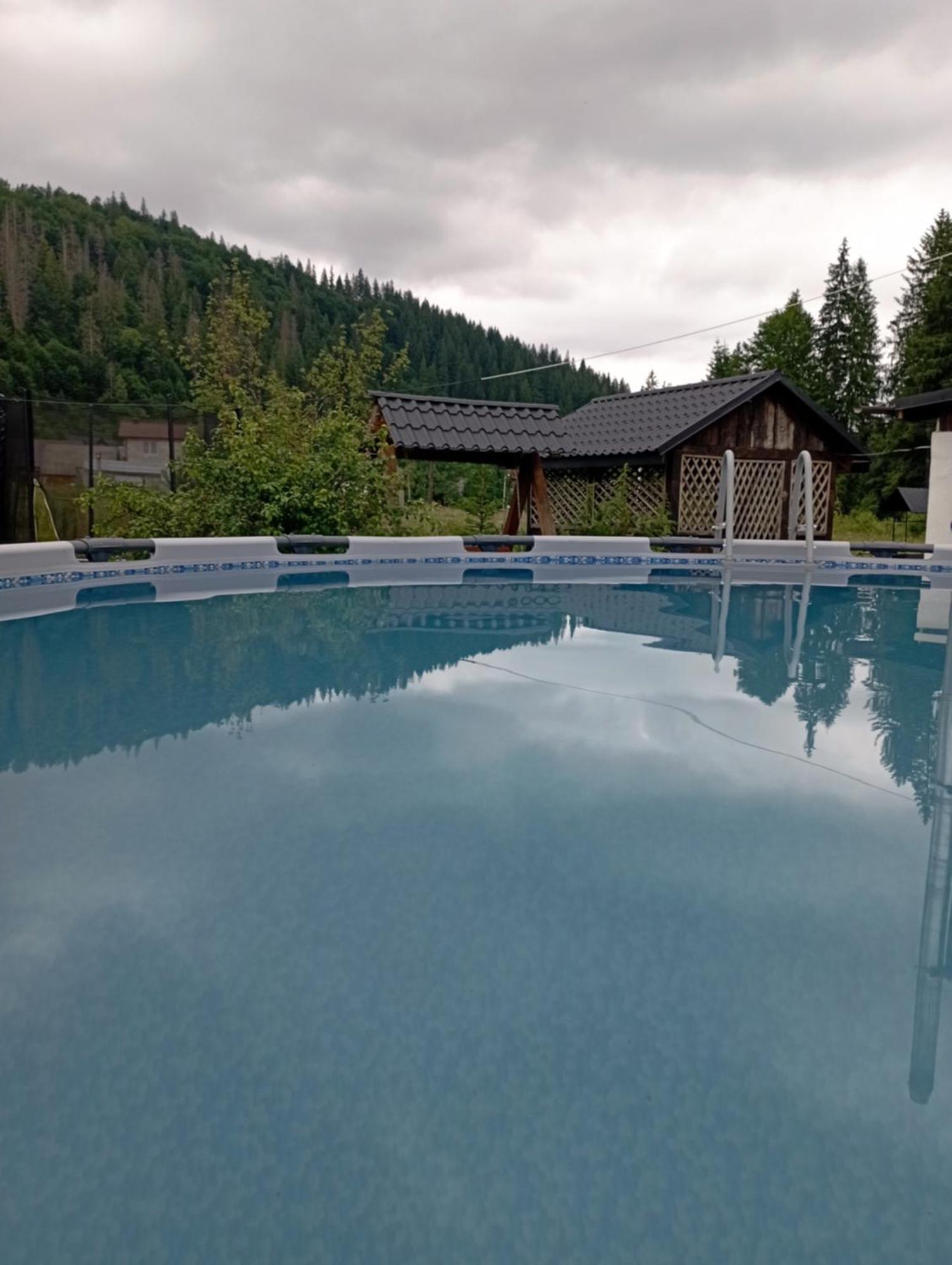Hostal U Anastasii I Sofii Bilya Richki Mykulychyn Exterior foto